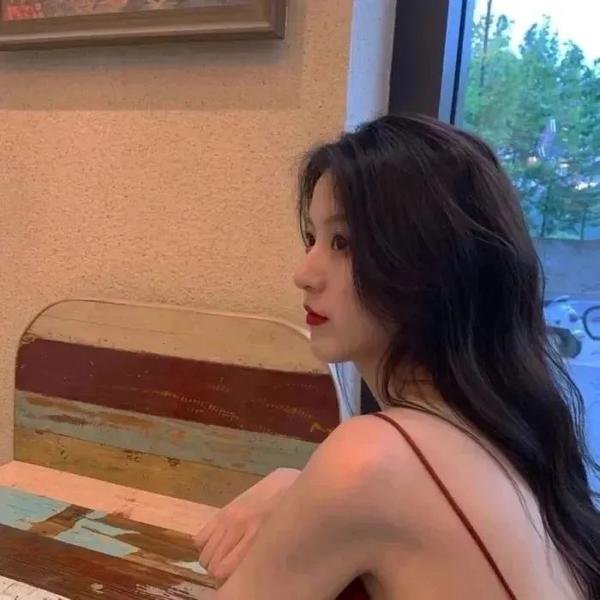 穿到大佬老公死亡的前一天